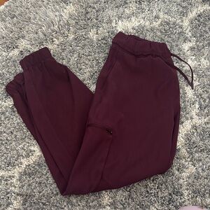 Lululemon Relaxed Mid-Rise Cargo Pant